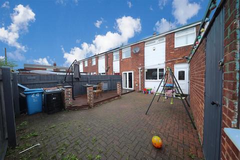 4 bedroom terraced house for sale, Blythorpe, Hull