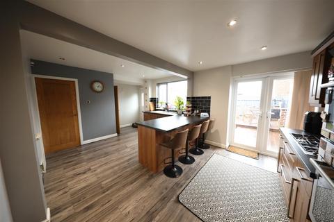 24 Blythorpe, Hull, HU6 9HG