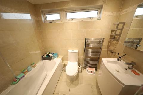 24 Blythorpe, Hull, HU6 9HG