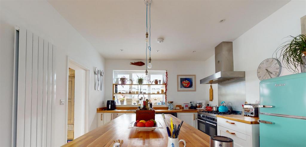 Kitchen/Dining Area