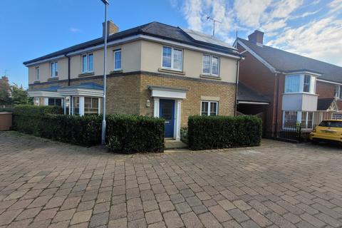 3 bedroom semi-detached house to rent, Shimbrooks, Great Leighs CM3