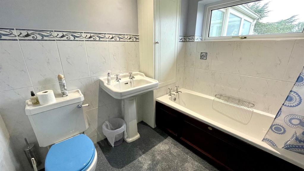 Main bathroom