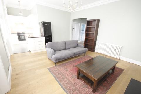 2 bedroom flat for sale, Shooters Hill Road, London SE3