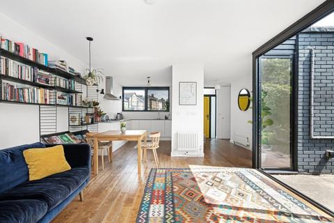 1 Alexandra Walk, London, SE19 1AL