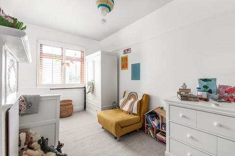 4 Oaks Avenue, London, SE19 1QY