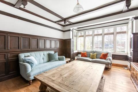 4 Oaks Avenue, London, SE19 1QY
