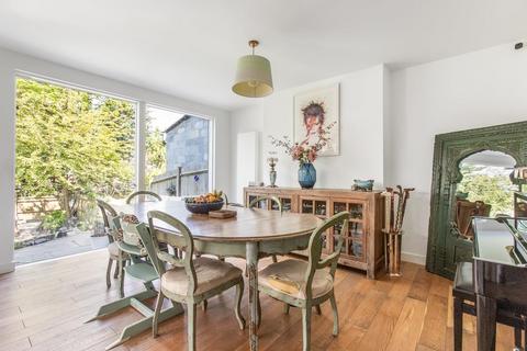 4 Oaks Avenue, London, SE19 1QY