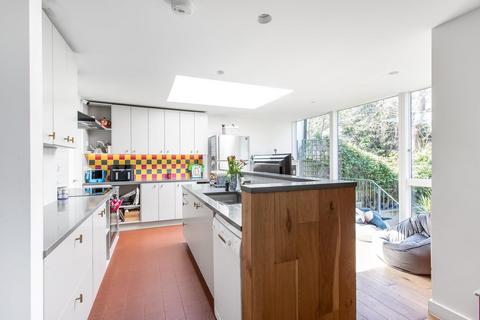 4 Oaks Avenue, London, SE19 1QY