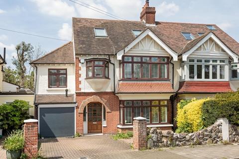 4 Oaks Avenue, London, SE19 1QY