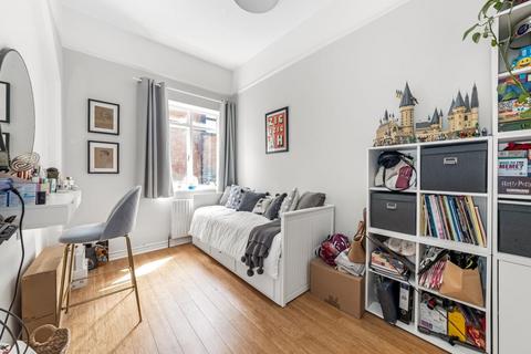 43b Crystal Palace Park Road, London, SE26 6UR