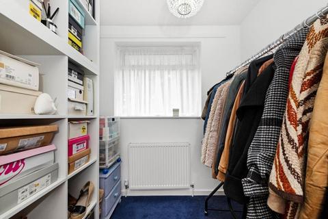 4 Burham Close, London, SE20 8JF