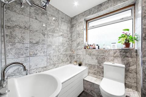 4 Burham Close, London, SE20 8JF