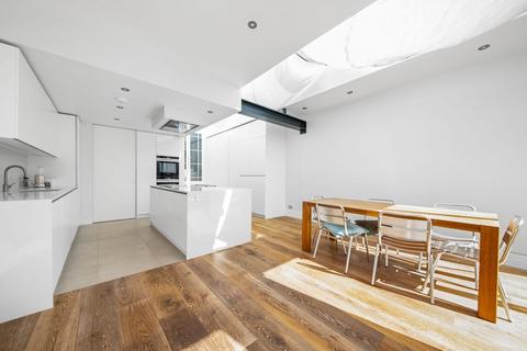 18 Cranfield Road, London, SE4 1UG