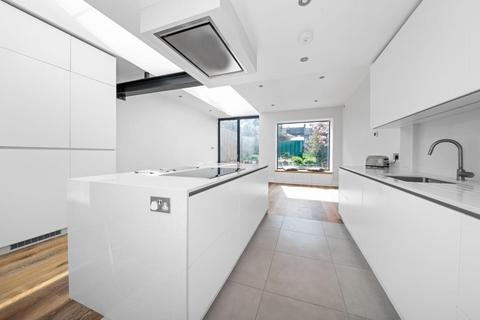18 Cranfield Road, London, SE4 1UG