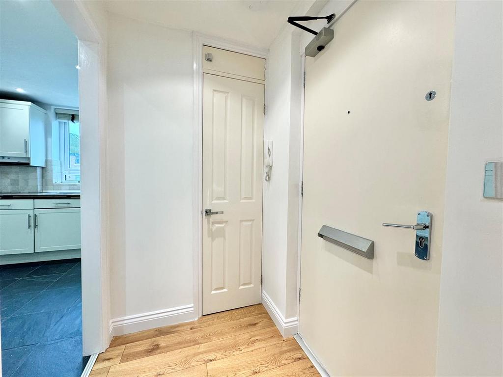 Delamere Road, Handforth 2 bed apartment for sale £179,950