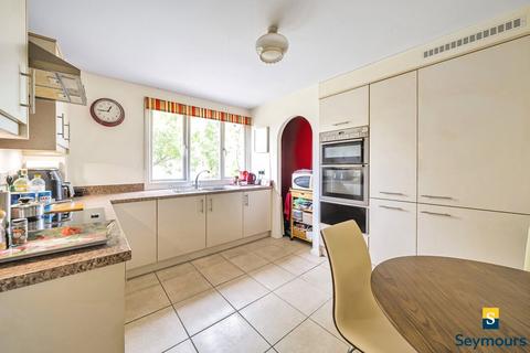 3 bedroom terraced house for sale, Rye Close, Surrey GU2