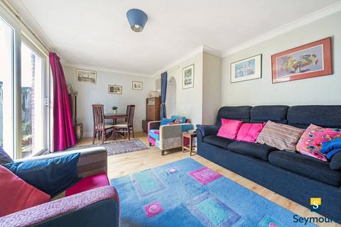 3 bedroom terraced house for sale, Rye Close, Surrey GU2