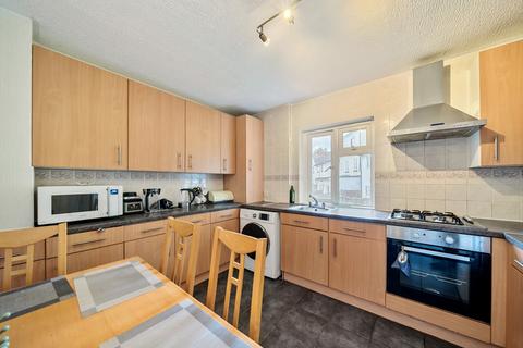 2 bedroom maisonette for sale, Mayeswood Road, London