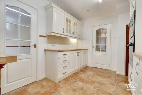 52 High Grange, Lichfield, WS13 7DU