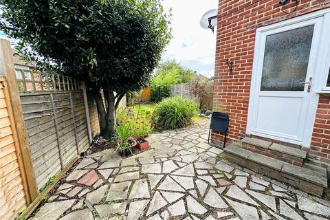 29 Sedgehill Road, London, SE6 3QR
