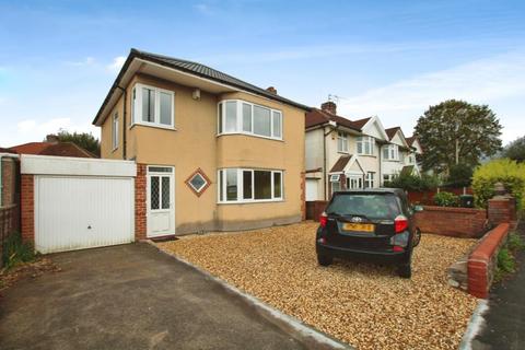 4 bedroom detached house to rent, Southmead Road, Bristol BS34