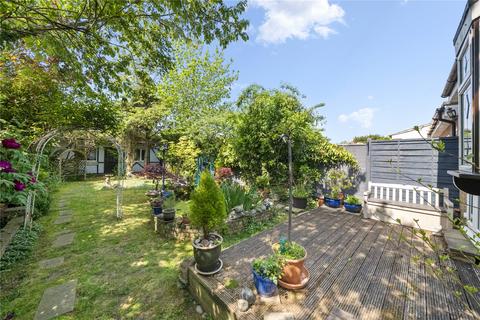 40 Cottingham Chase, Ruislip, HA4 0BZ