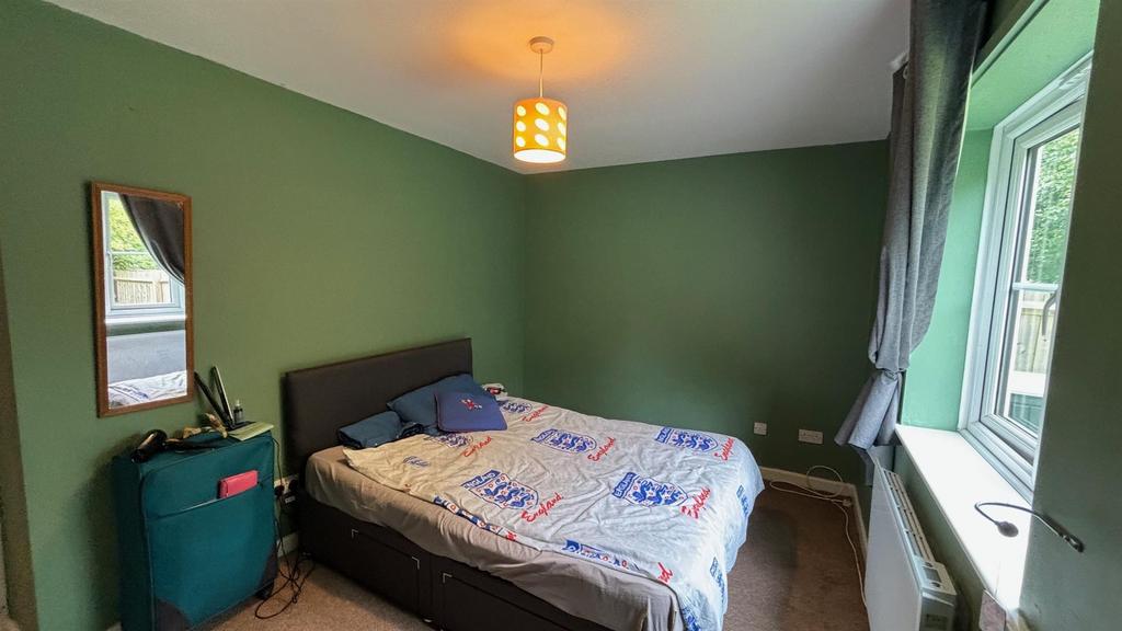 Berneshaw bedroom 1.jpg