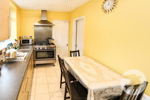 3 bedroom terraced house for sale, Eltham Palace Road, London, SE9