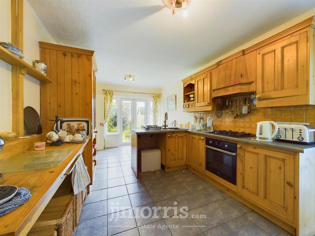 Kitchen / Breakfast Room