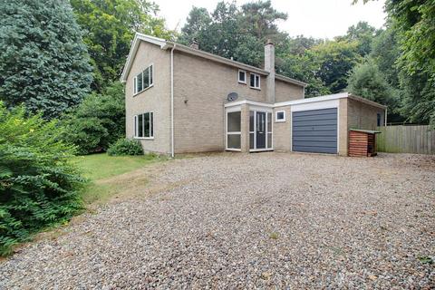 4 bedroom detached house to rent, Taverham Park Avenue, Taverham