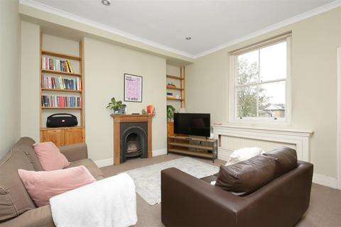 2 bedroom flat for sale, Hanley Road, Finsbury Park