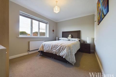 2 bedroom end of terrace house for sale, Shepherd Close, Aylesbury HP20