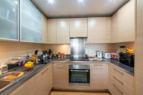 1 bedroom flat for sale, London Road, Isleworth TW7