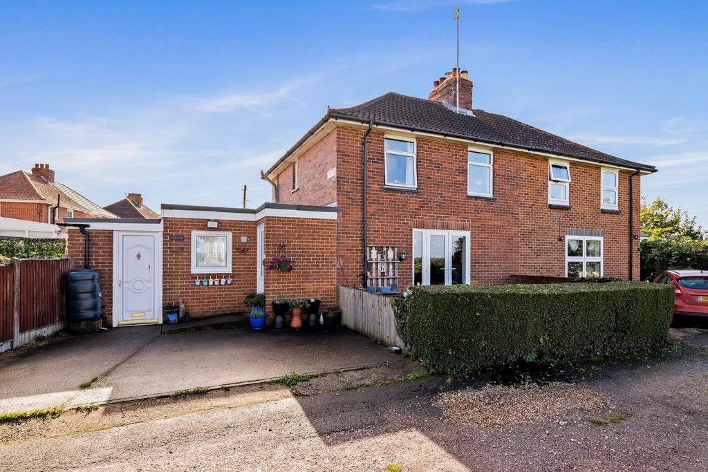 Roman Way, Elvington, Dover, CT15 3 bed semidetached house for sale