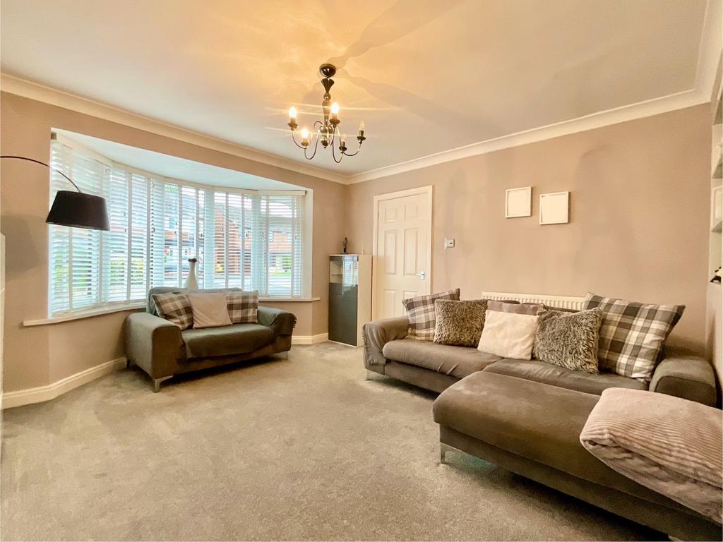 Earlsbrook Drive, StokeOnTrent, ST4 3 bed semidetached house for