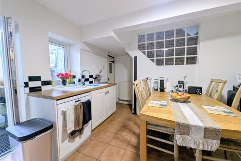 3 bedroom end of terrace house for sale, Molesworth Road, Gosport, Hampshire, PO12