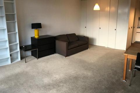 Studio to rent, John Trundle Court, London EC2Y