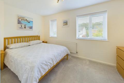 14 Aspen Drive, Quedgeley, Gloucester, GL2 4EN