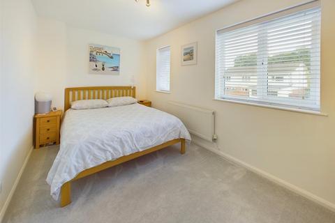 14 Aspen Drive, Quedgeley, Gloucester, GL2 4EN