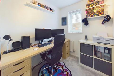 14 Aspen Drive, Quedgeley, Gloucester, GL2 4EN