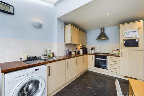 4 bedroom terraced house for sale, Burghfield Walk, Basingstoke RG22