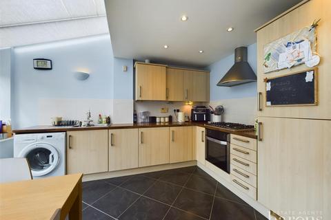 16 Burghfield Walk, Basingstoke, RG22 5AT