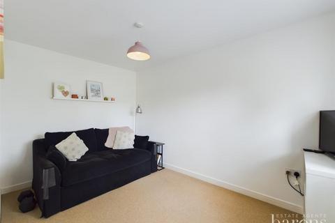 16 Burghfield Walk, Basingstoke, RG22 5AT