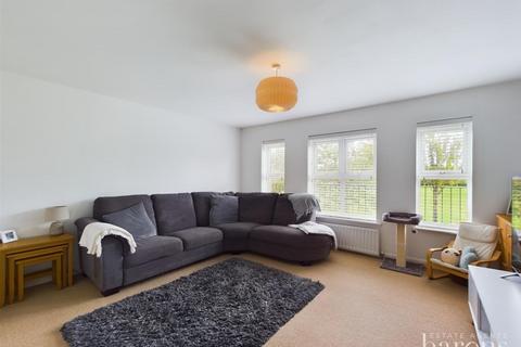16 Burghfield Walk, Basingstoke, RG22 5AT