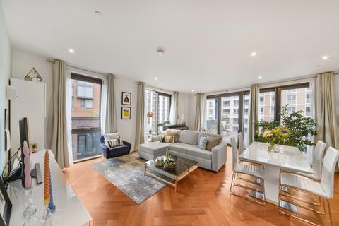 2 bedroom flat for sale, New Union Square London SW11