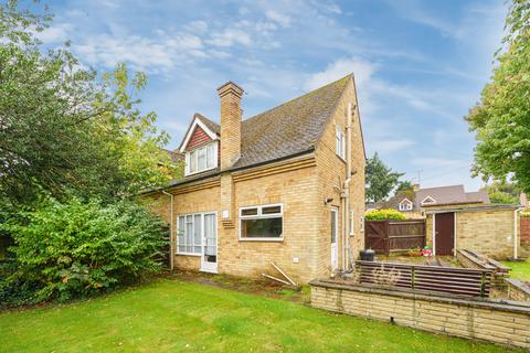 2 Fircroft Close, Stoke Poges, Slough, SL2 4DS