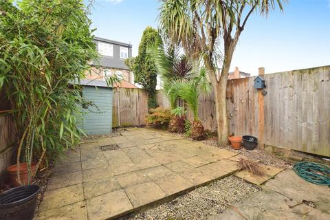 1 bedroom flat to rent, Laburnum Road, Wimbledon SW19