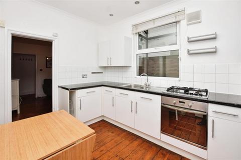 1 bedroom flat to rent, Laburnum Road, Wimbledon SW19