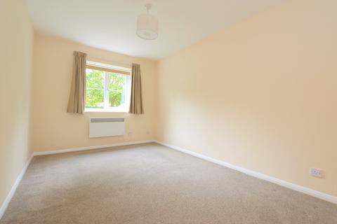 2 bedroom apartment to rent, Wordsworth Mead, Redhill RH1