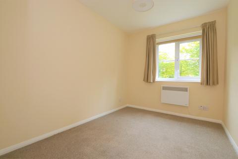 2 bedroom apartment to rent, Wordsworth Mead, Redhill RH1